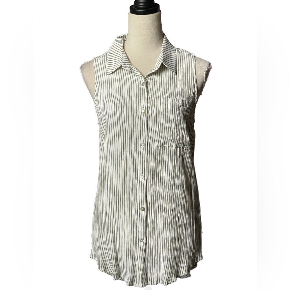 Blue B Collection Ivory & Green Button Down Sleeveless Collared Blouse (Size: M)